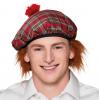 Karierte Schotten-Mütze mit Haaren